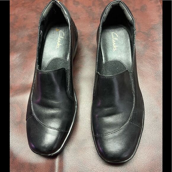 Clarks black leather‎ slip on shoe, size 8 1/2 - Picture 1 of 12